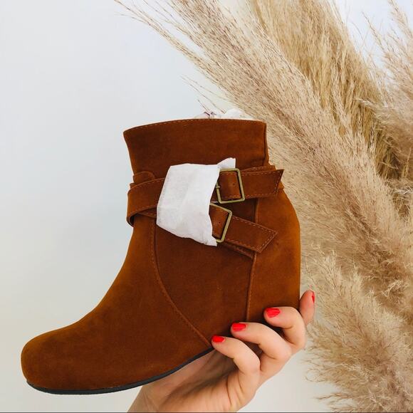 NEW DIBA TRUE Katch Cognac Brown Suede Buckle Zip Ankle Booties Boots 6 Shoes - Picture 5 of 7